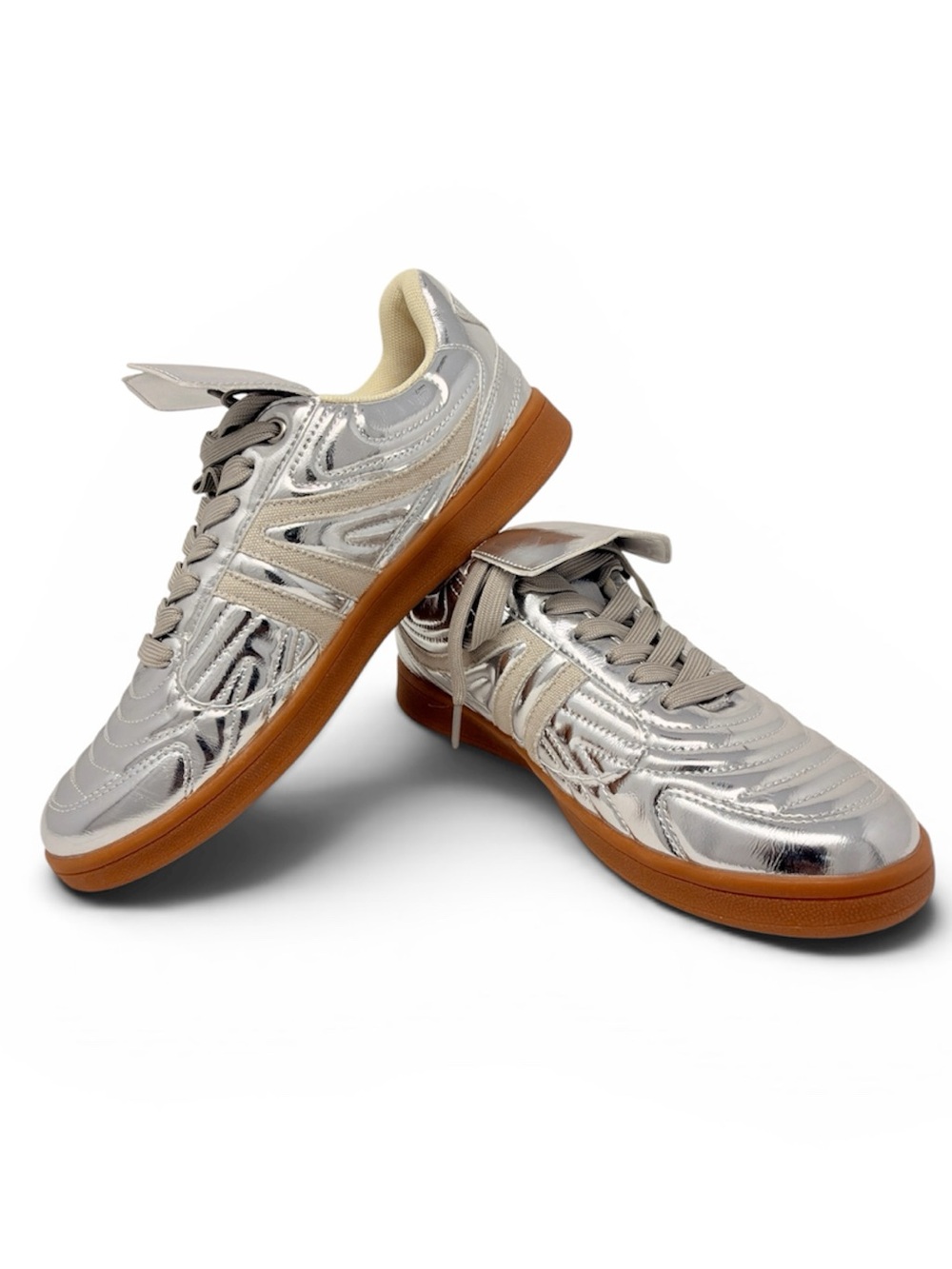Steve Madden Silver Metallic Soccer Sneakers Gum Sole Retro Athletic Shoes 8 NWT